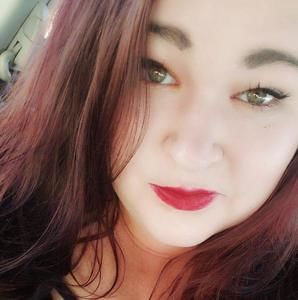 Meet your Posher, Liz